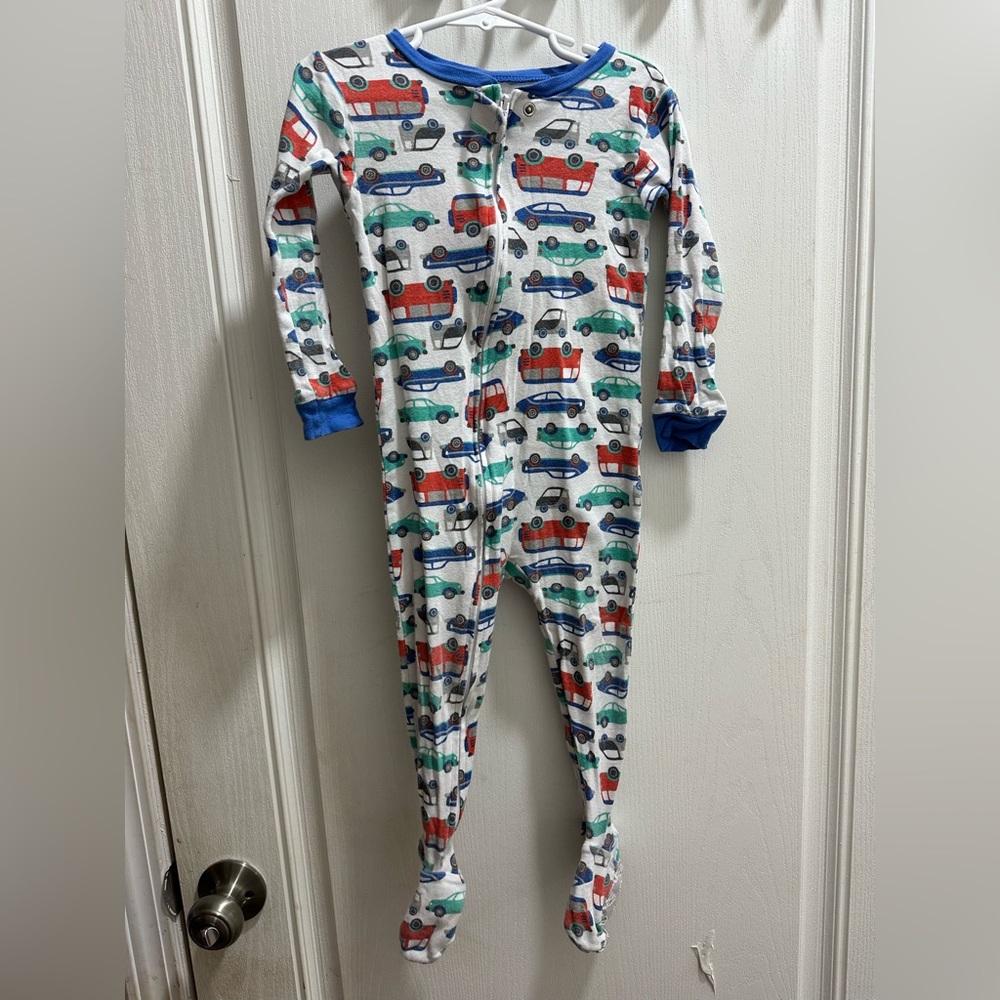 Toddler pajamas, Size 2T, Car print.